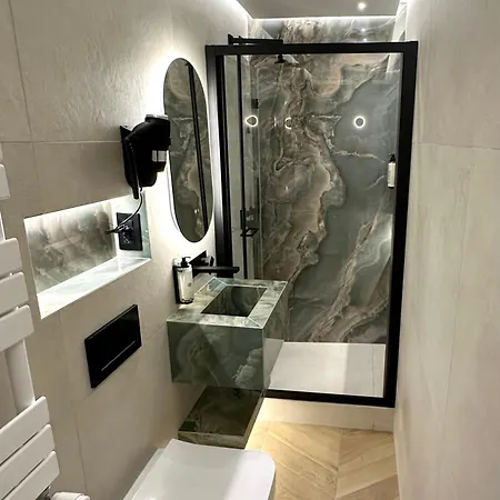 Luxury 56 4* Roma